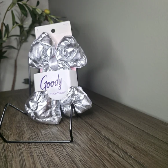 Silver Metallic Hair Clip - Picture 2 of 4